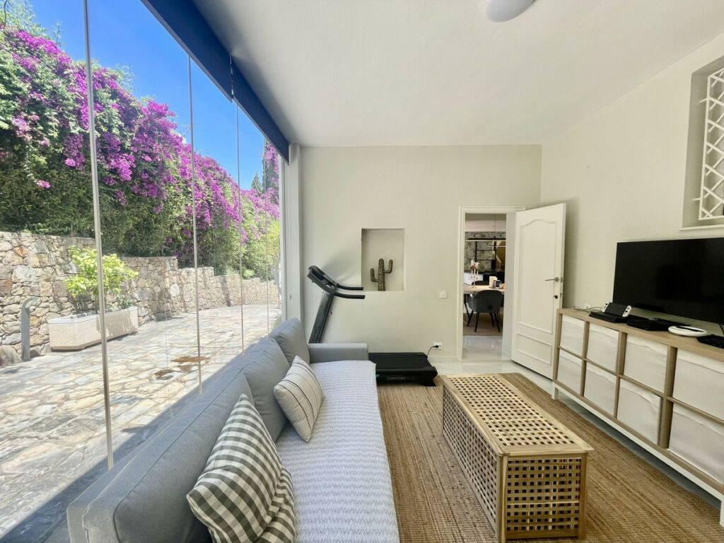 Detached Villa Sotogrande Cádiz - image 17