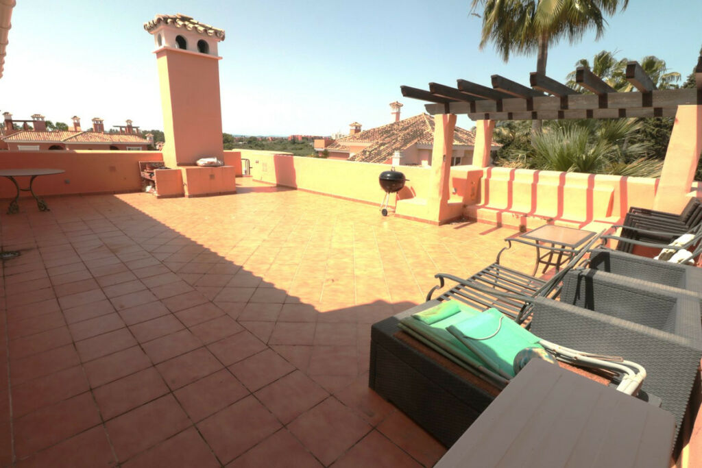 Top Floor Apartment New Golden Mile Málaga - image 17
