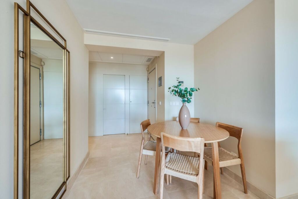 Middle Floor Apartment La Quinta Málaga - image 17