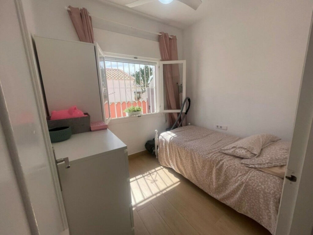 Detached Villa Playa Flamenca Alicante - image 17