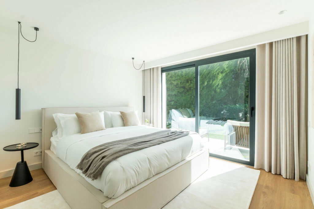 Detached Villa Nueva Andalucía Málaga - image 17