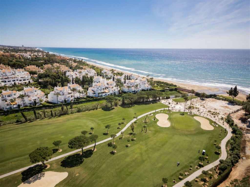 Middle Floor Apartment Los Monteros Málaga - image 17