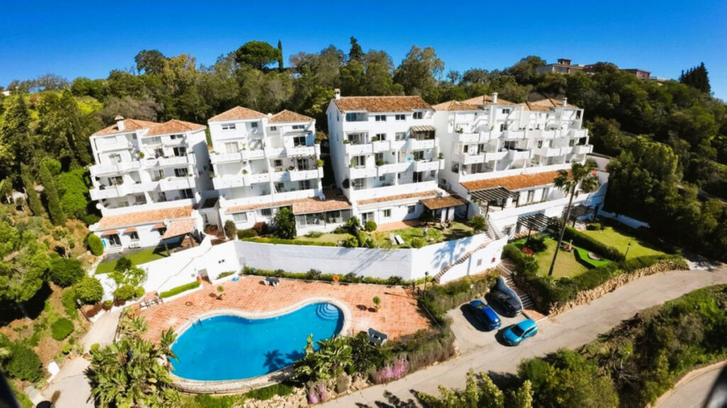 Top Floor Apartment La Mairena Málaga - image 17