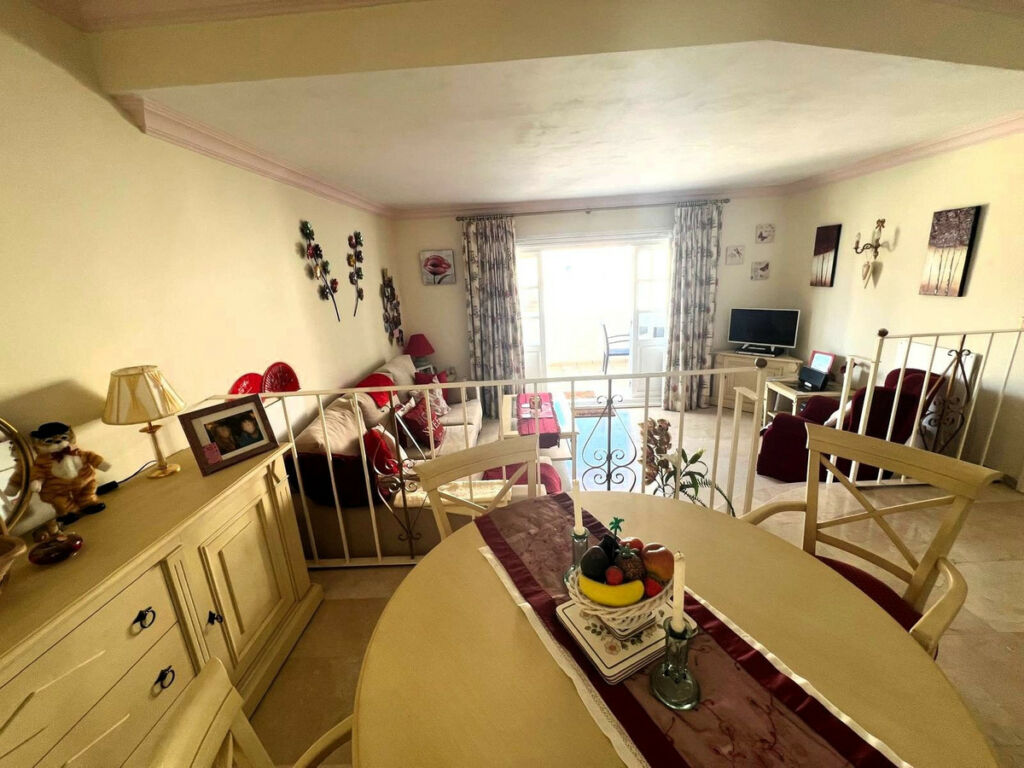 Middle Floor Apartment El Paraiso Málaga - image 17