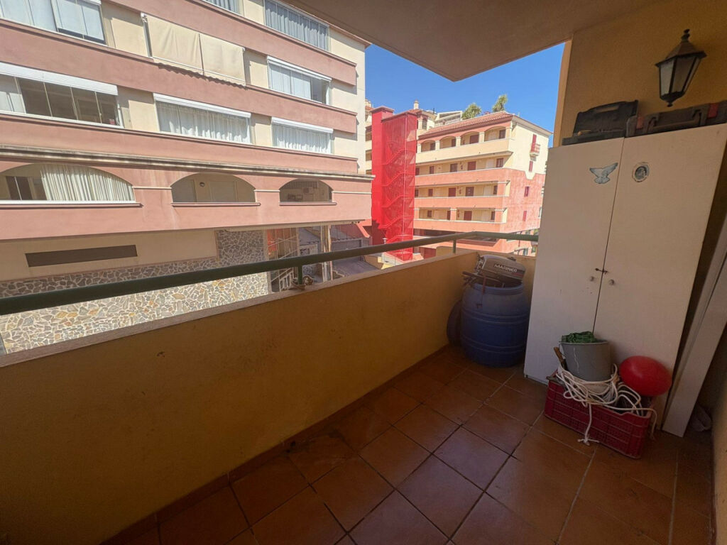 Middle Floor Apartment Los Pacos Málaga - image 17