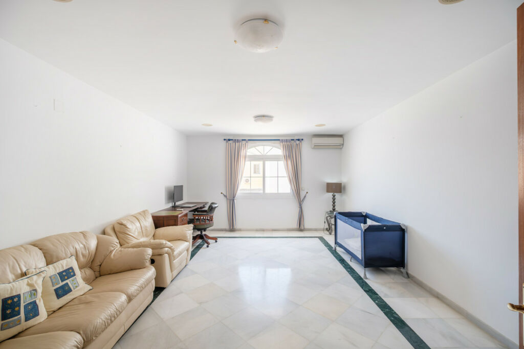 Detached Villa Benalmadena Málaga - image 17