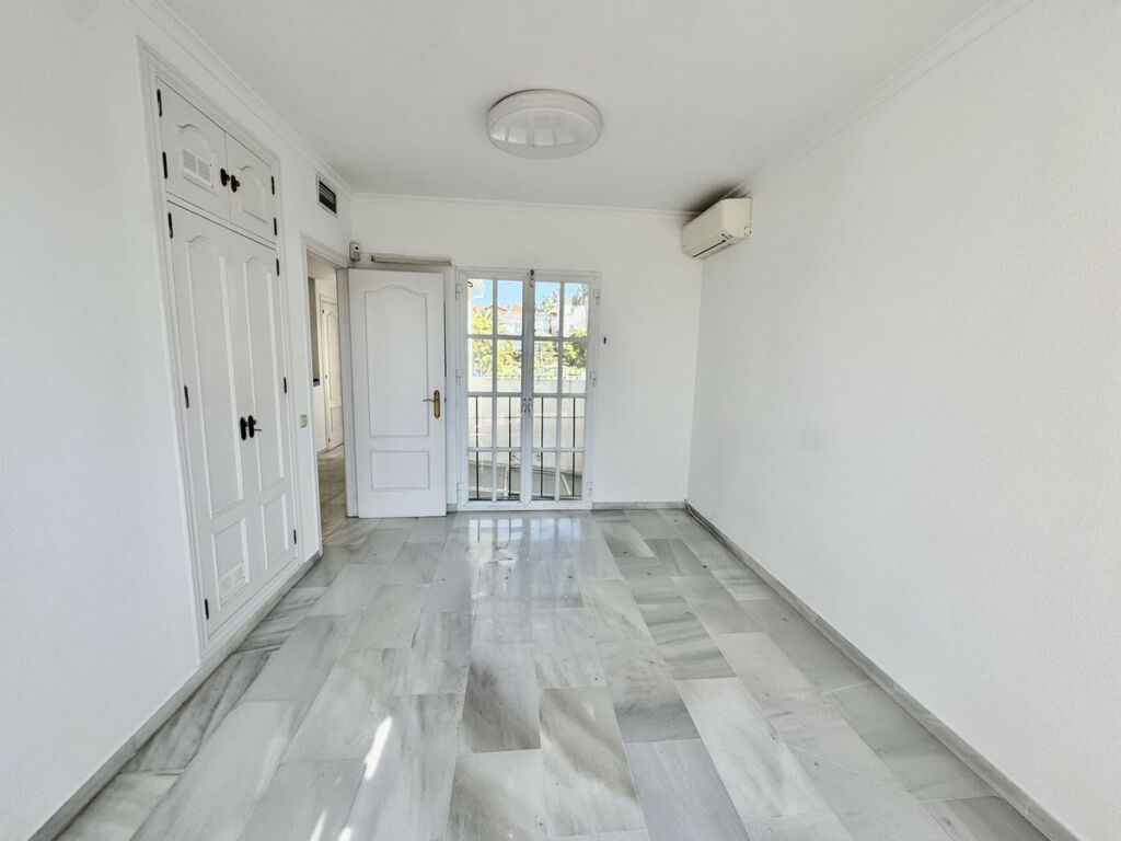 Townhouse Estepona Málaga - image 17
