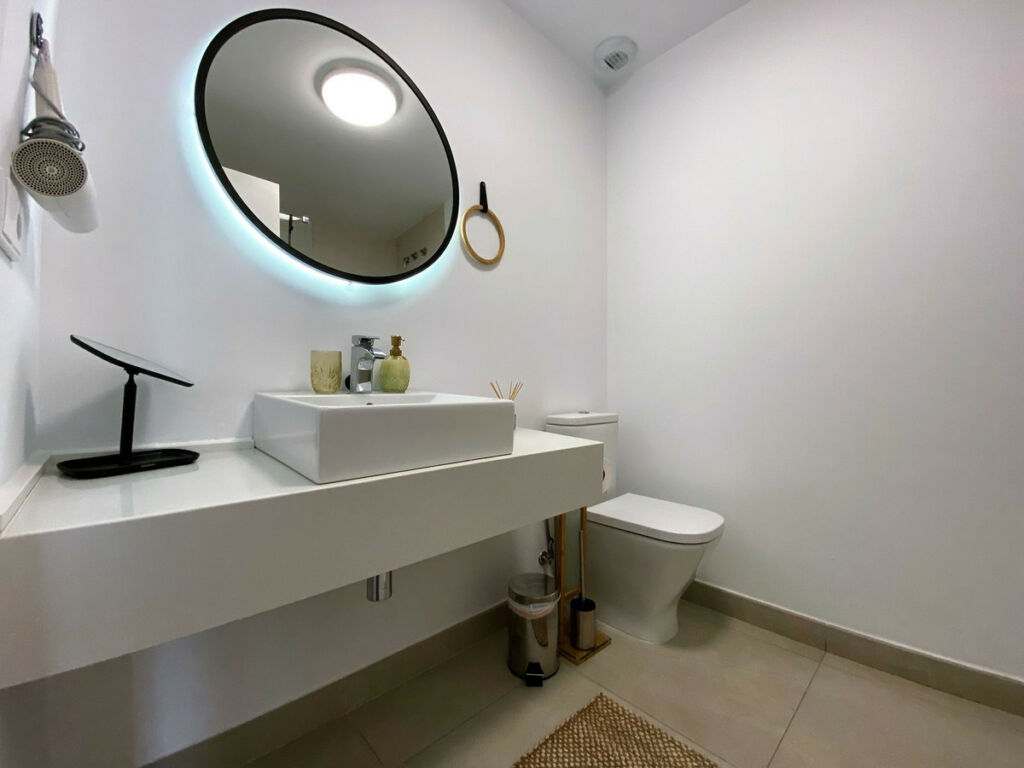 Middle Floor Apartment Estepona Málaga - image 17