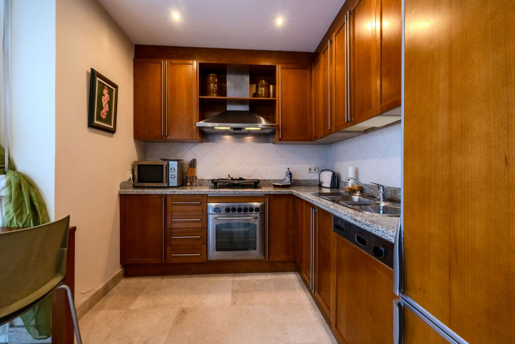 Ground Floor Apartment Río Real Málaga - image 18
