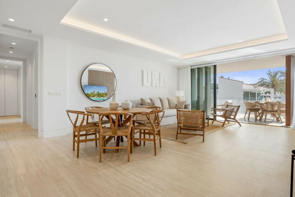 Middle Floor Apartment Estepona Málaga - image 18