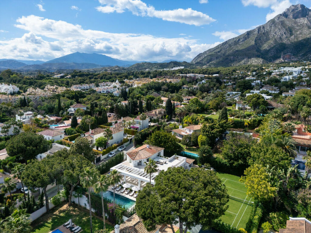Detached Villa Nagüeles Málaga - image 18