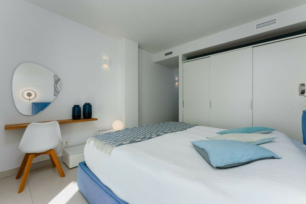 Middle Floor Apartment Higueron Málaga - image 18
