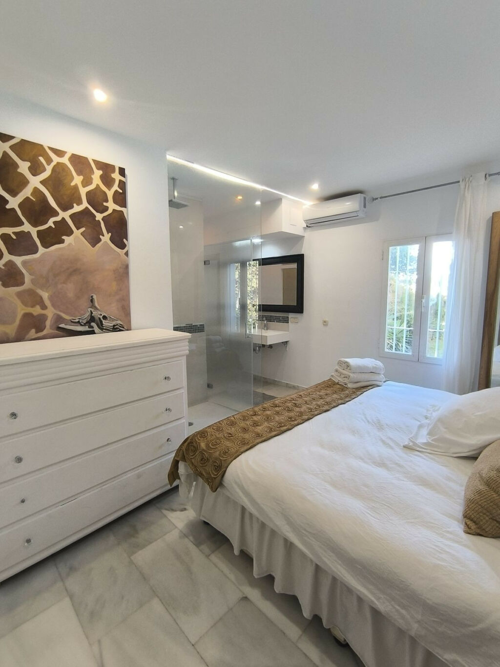 Detached Villa Estepona Málaga - image 18