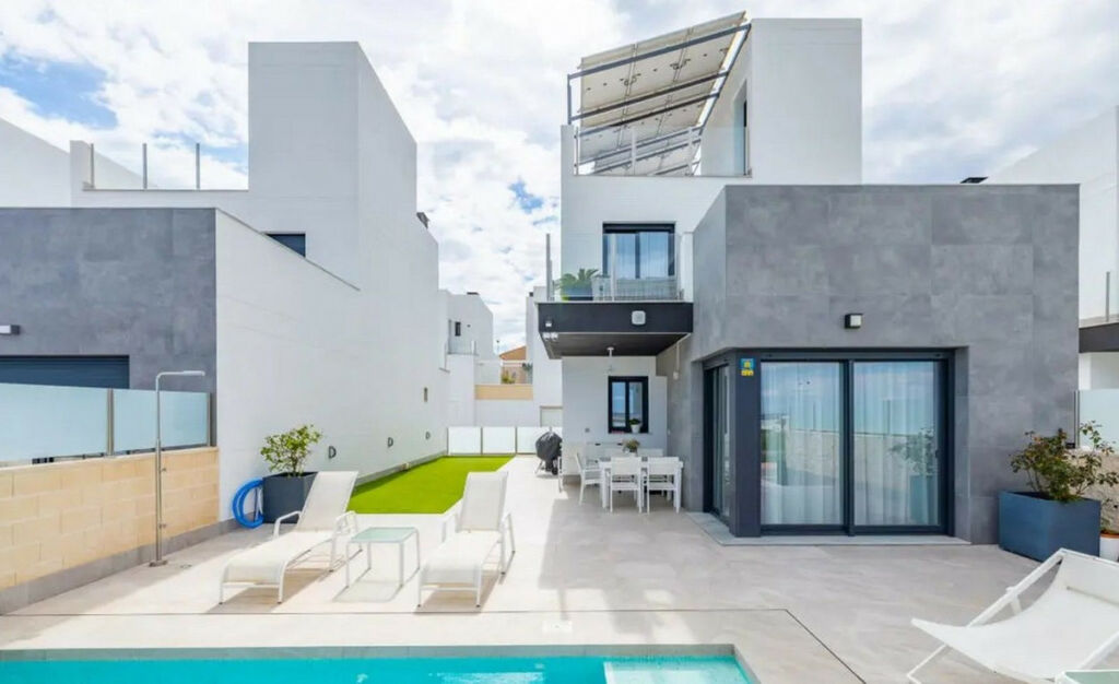 Detached Villa Los Balcones Alicante - image 18