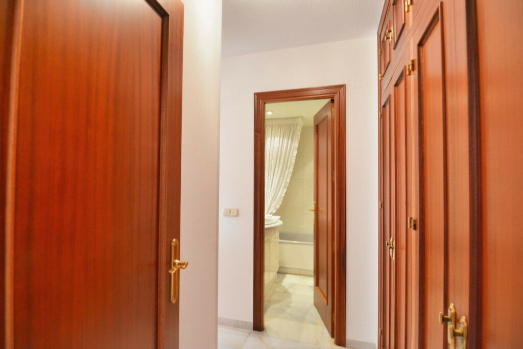 Middle Floor Apartment Los Boliches Málaga - image 18