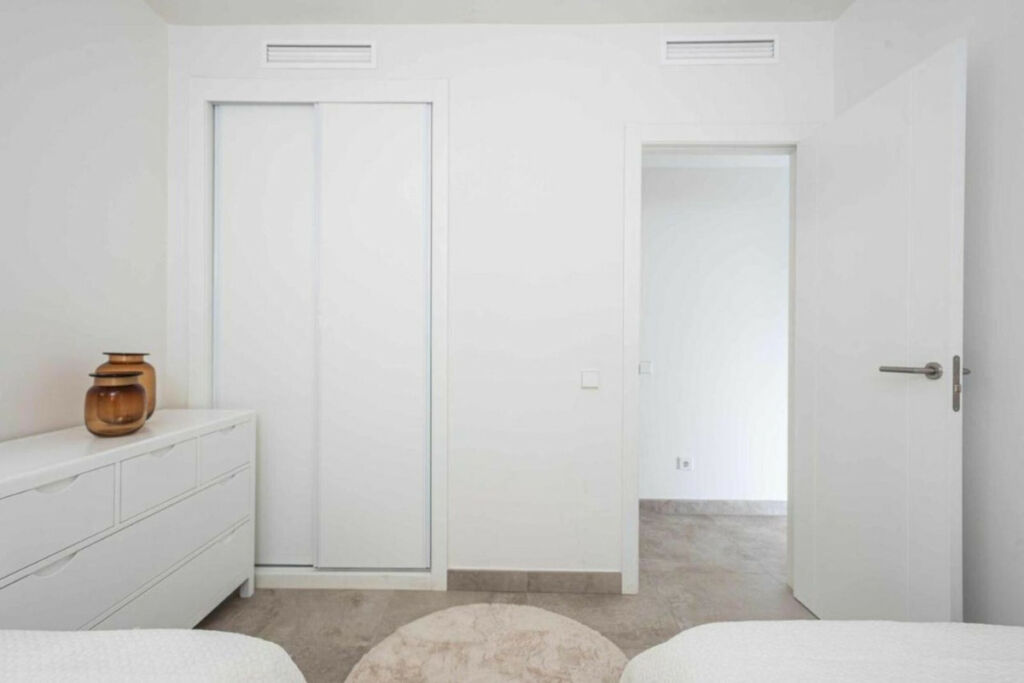 Middle Floor Apartment Estepona Málaga - image 18