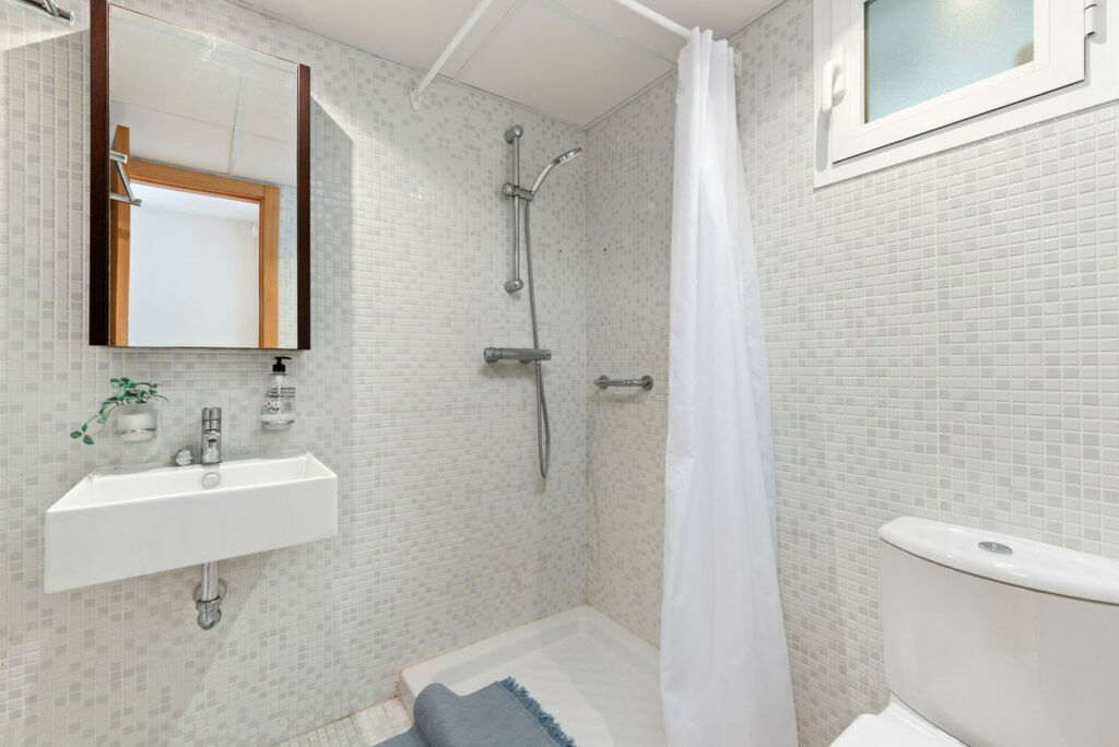 Middle Floor Apartment Casares Playa Málaga - image 18