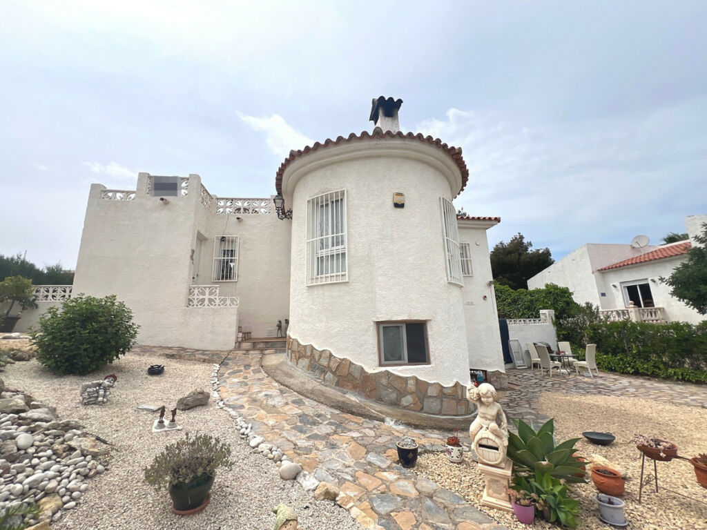 Detached Villa La Nucia Alicante - image 18