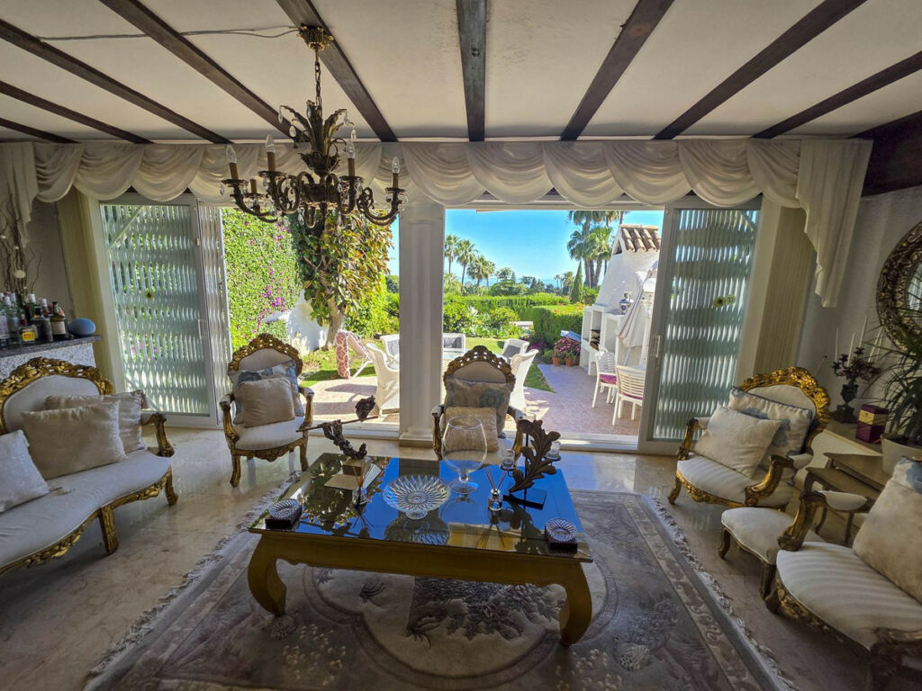Townhouse El Paraiso Málaga - image 18