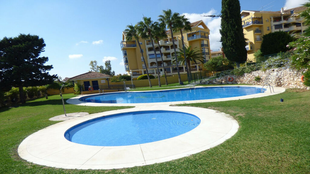 Middle Floor Apartment Arroyo de la Miel Málaga - image 18