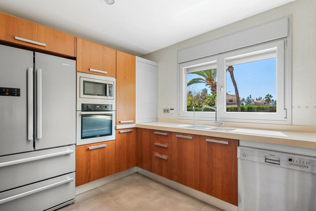Detached Villa Elche Alicante - image 18