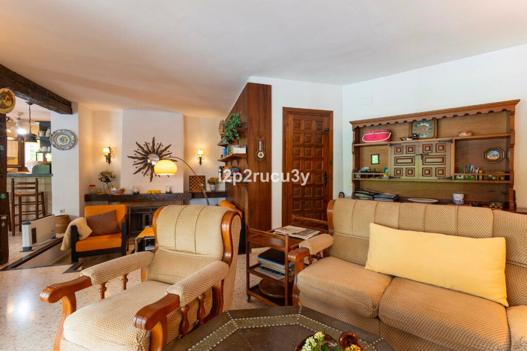 Detached Villa Moraira Alicante - image 18