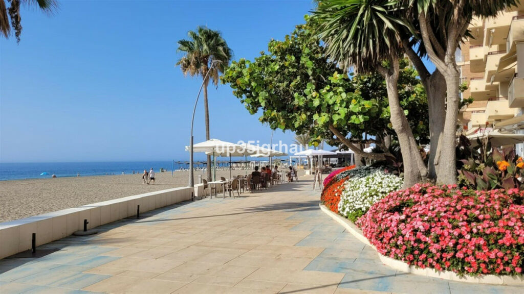 Middle Floor Studio Estepona Málaga - image 18