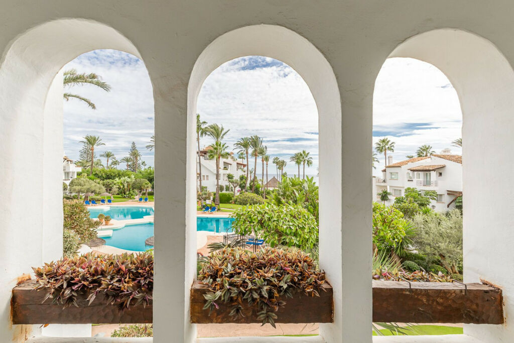 Middle Floor Apartment Estepona Málaga - image 18