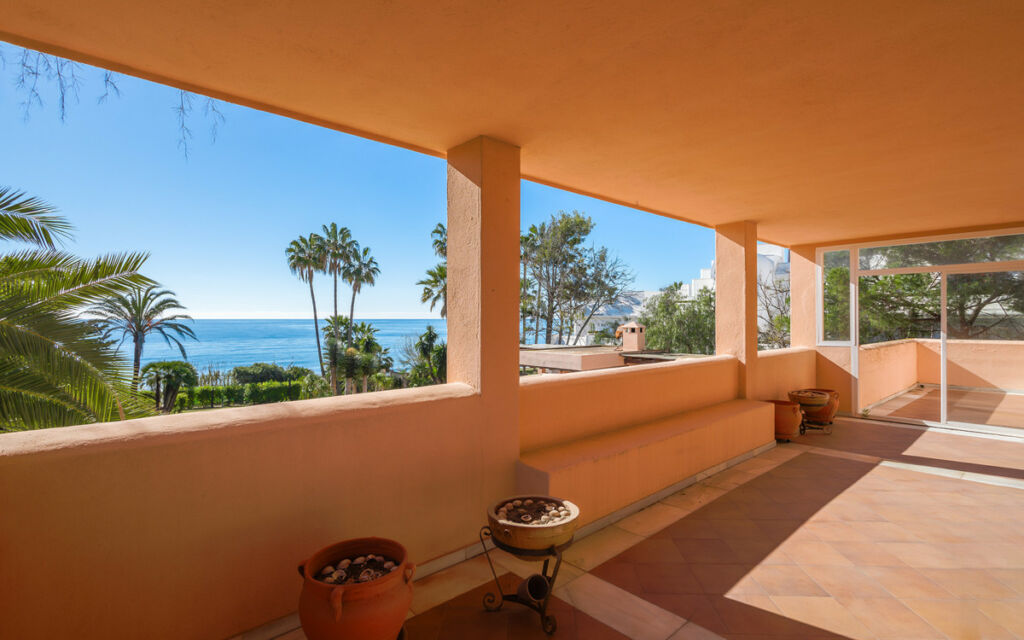 Detached Villa New Golden Mile Málaga - image 18