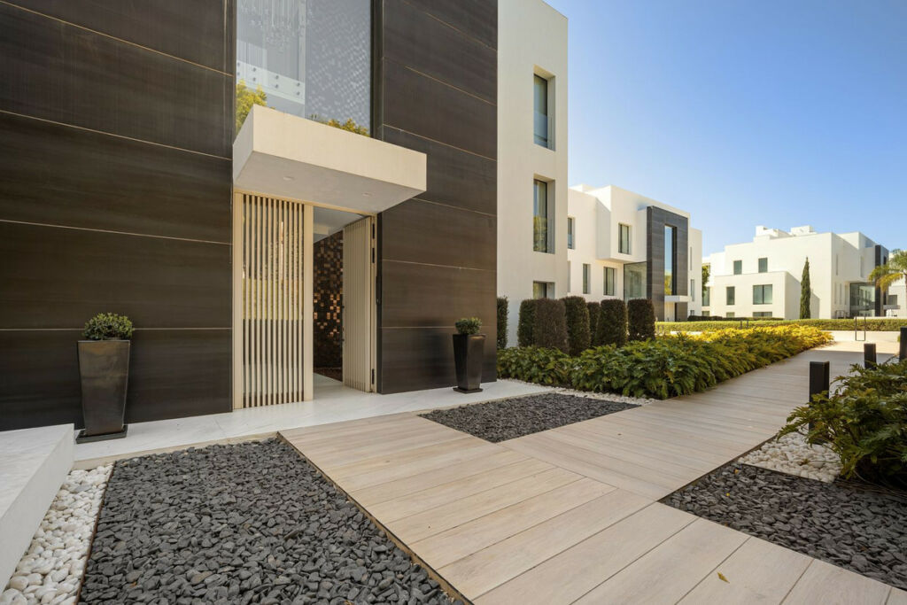 Middle Floor Apartment Estepona Málaga - image 18