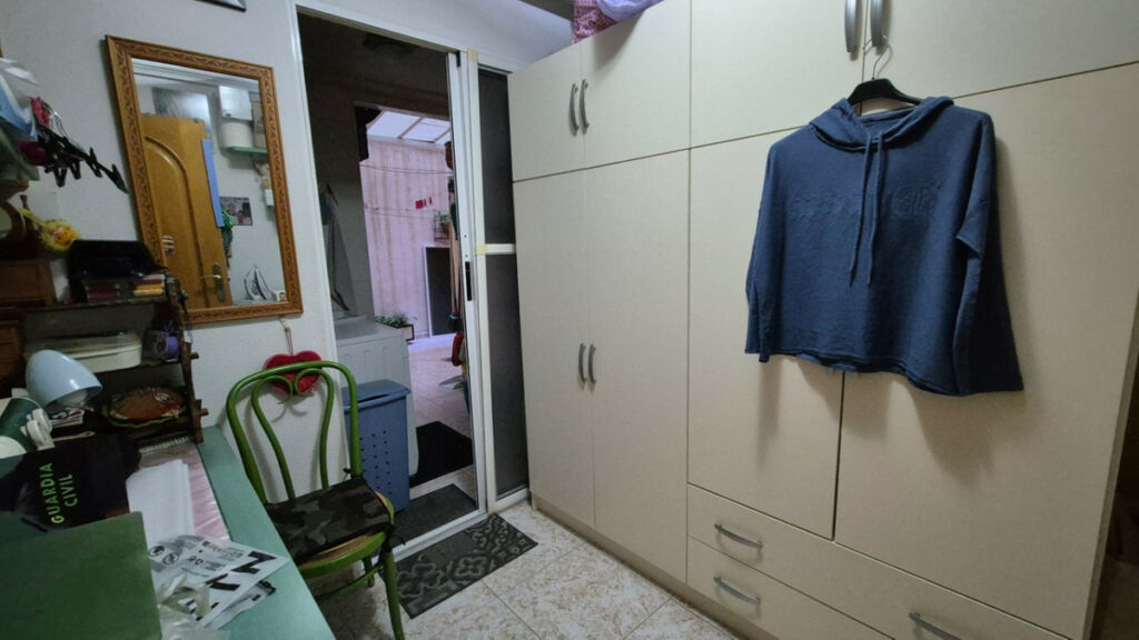 Middle Floor Apartment Torrevieja Alicante - image 18