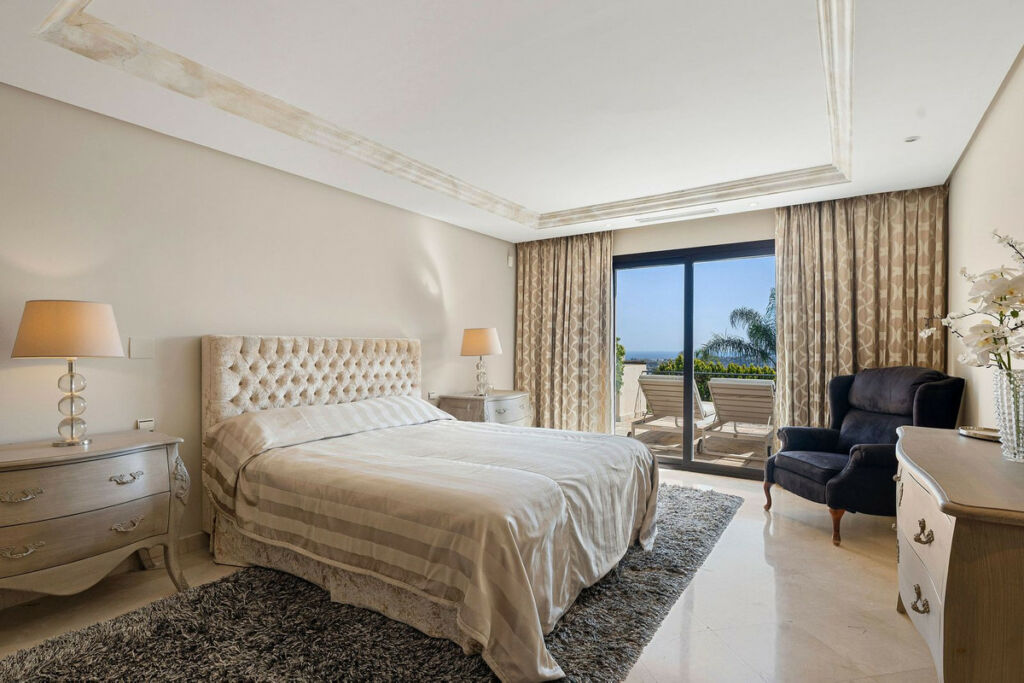 Middle Floor Apartment Nueva Andalucía Málaga - image 18