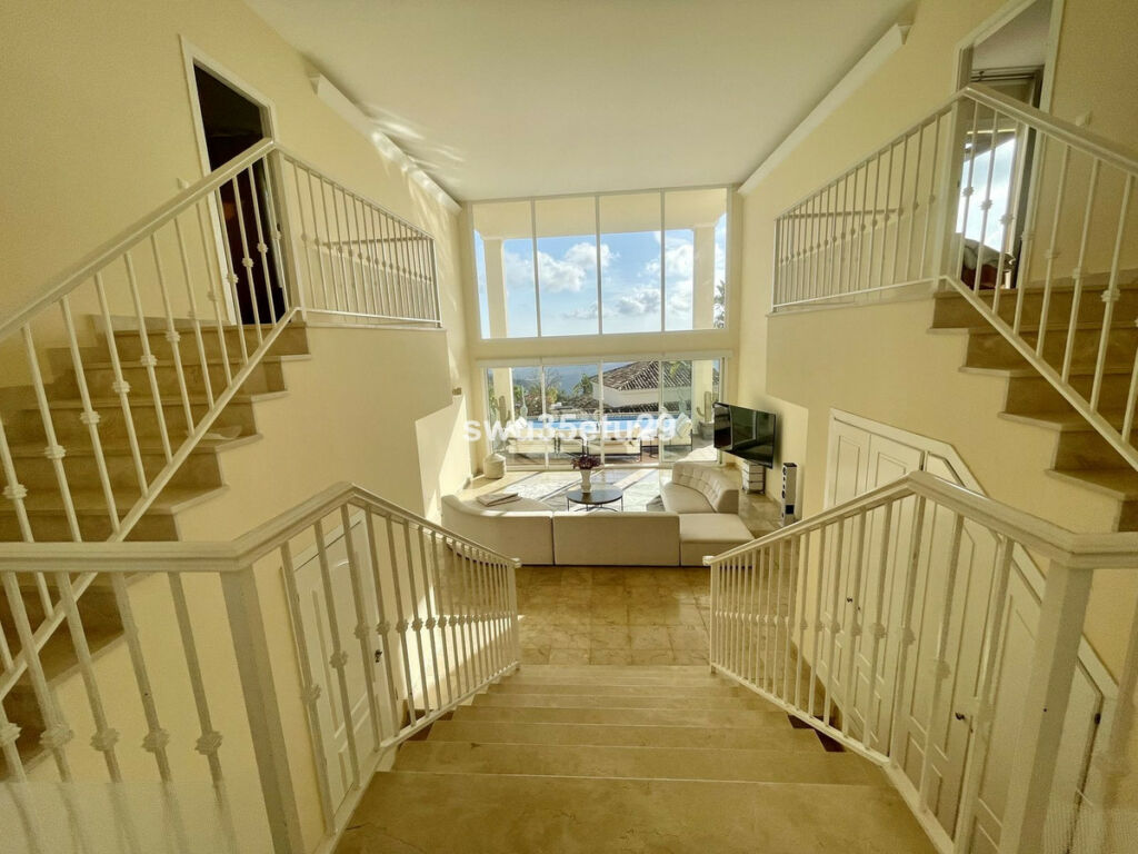 Detached Villa Istán Málaga - image 18