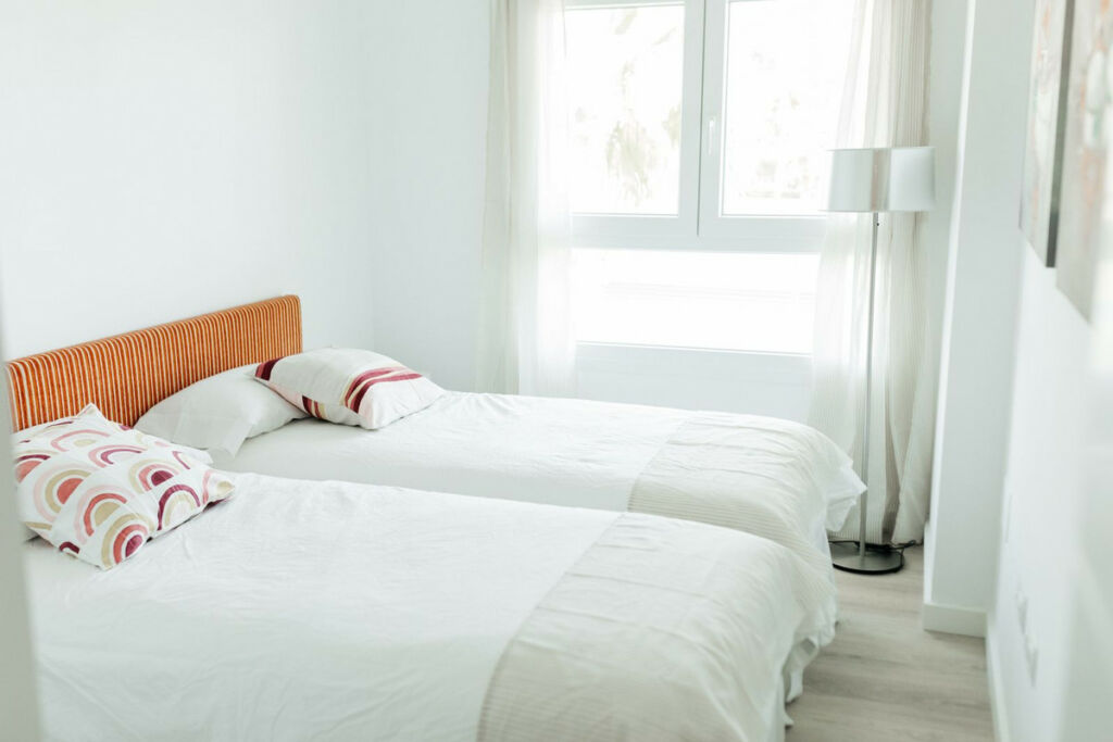 Middle Floor Apartment Nueva Andalucía Málaga - image 18