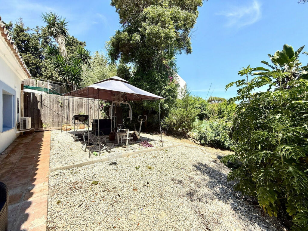 Detached Villa Guadalmina Alta Málaga - image 18