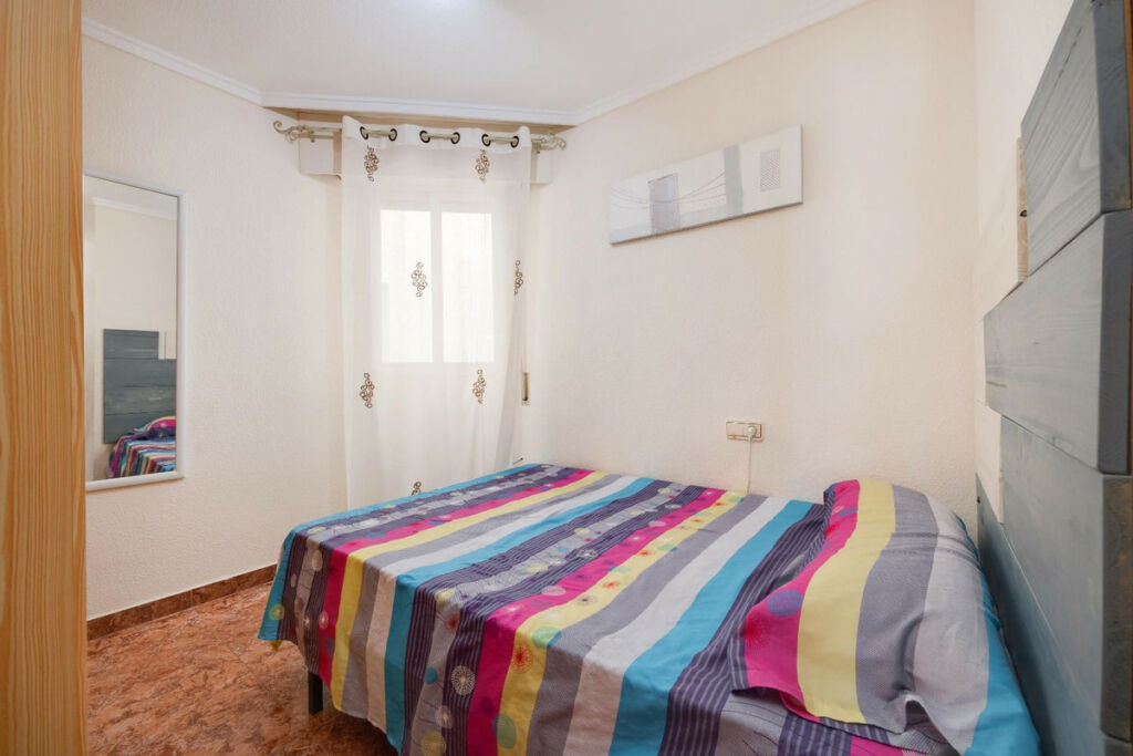 Middle Floor Apartment Torrevieja Alicante - image 18