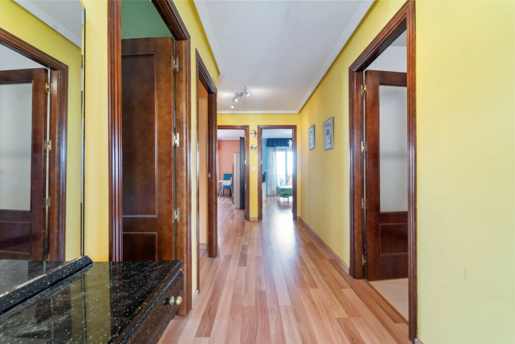 Middle Floor Apartment Fuengirola Málaga - image 20