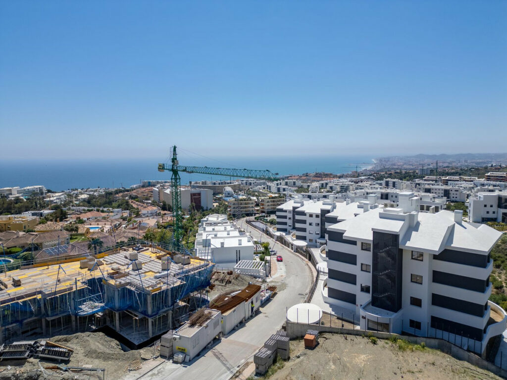 Middle Floor Apartment Fuengirola Málaga - image 17