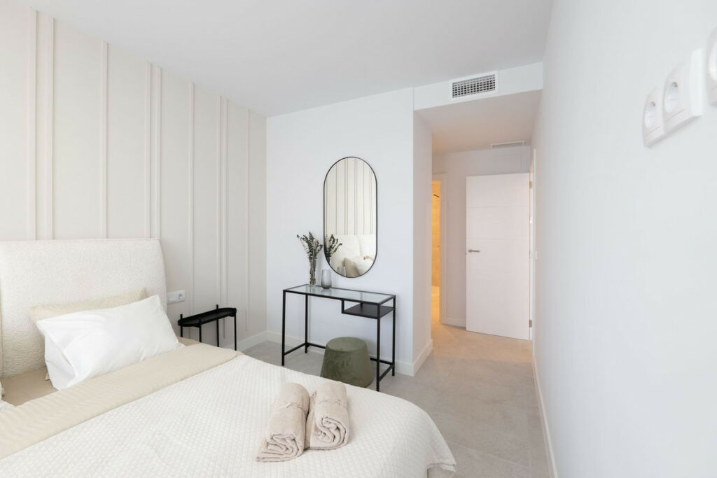 Middle Floor Apartment Estepona Málaga - image 24