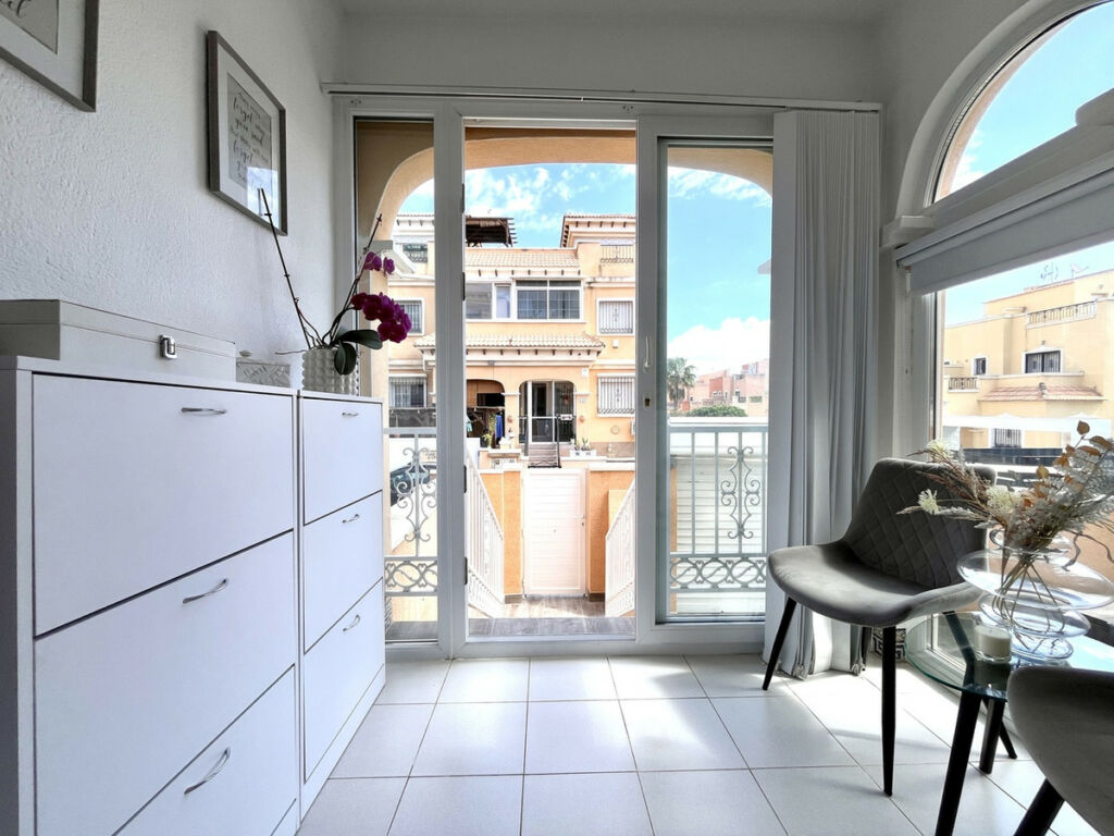 Townhouse Villamartin Alicante - image 19