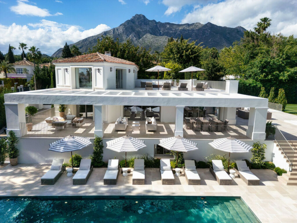 Detached Villa Nagüeles Málaga - image 19