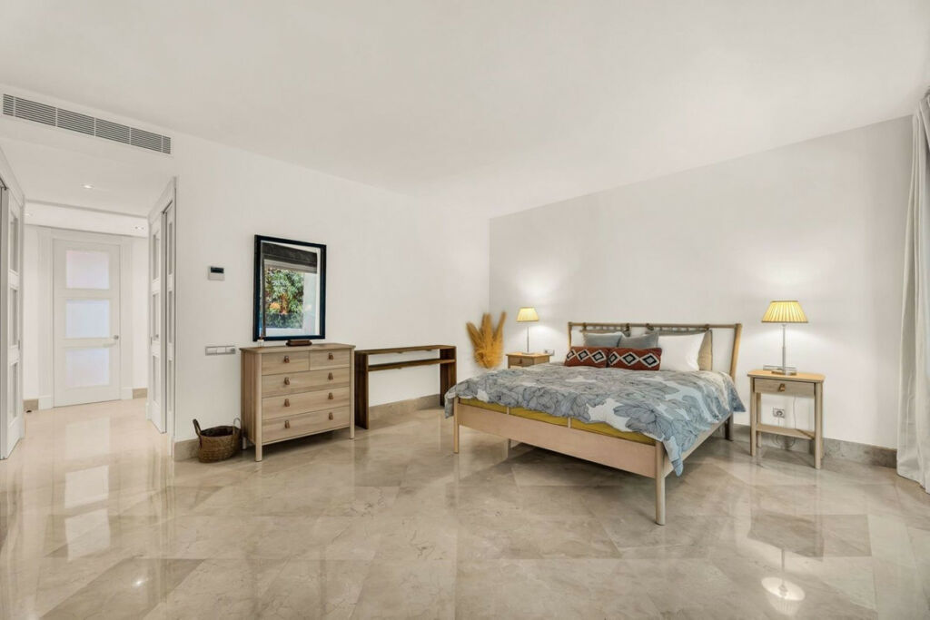 Middle Floor Apartment Los Monteros Málaga - image 19