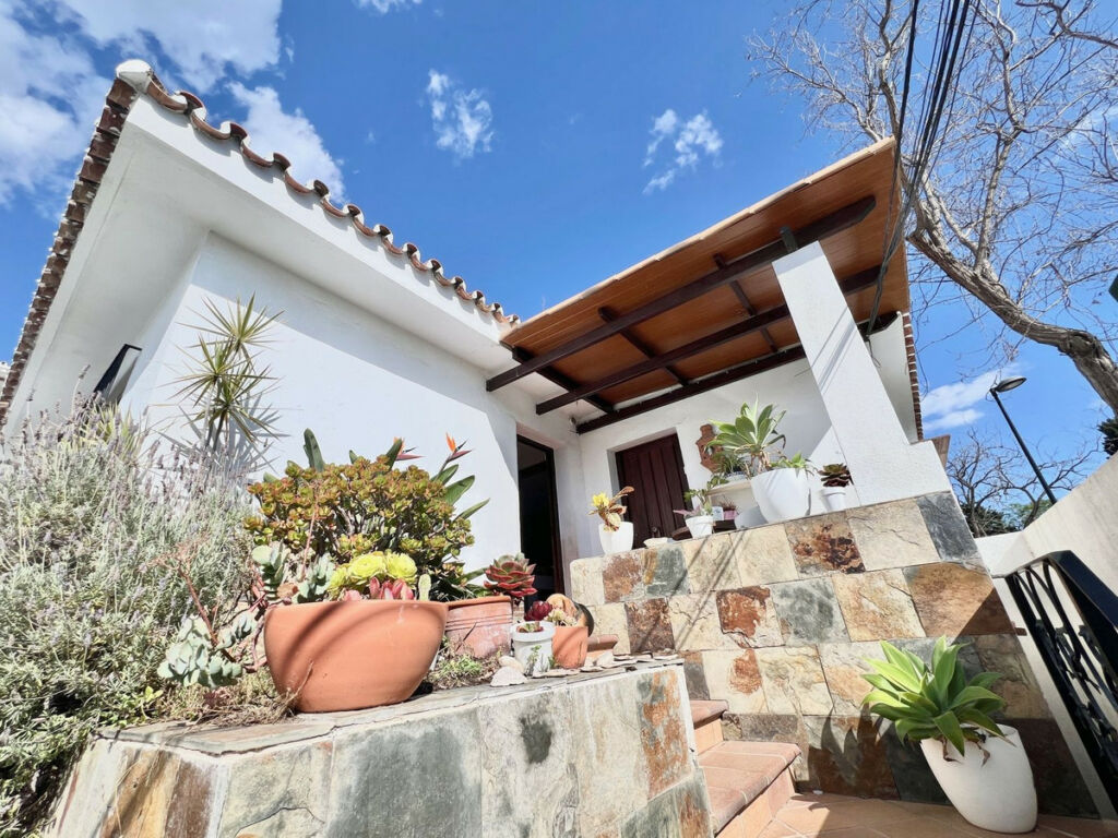 Detached Villa Nueva Andalucía Málaga - image 19