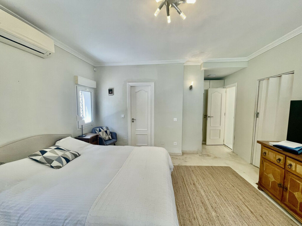 Detached Villa Sotogrande Cádiz - image 19