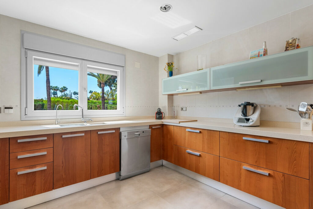 Detached Villa Elche Alicante - image 19