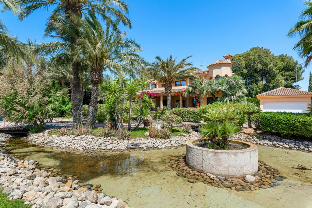 Detached Villa Elche Alicante - image 19