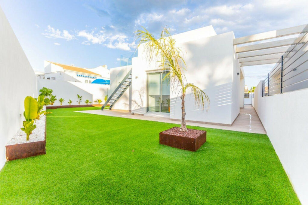 Detached Villa Torrevieja Alicante - image 19