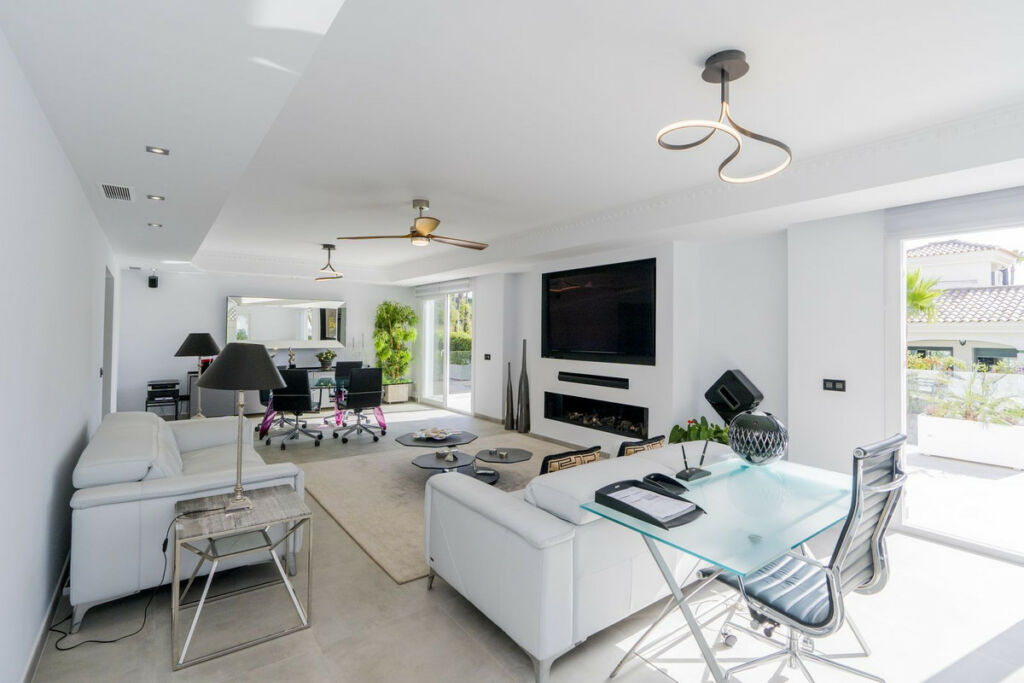Detached Villa Atalaya Málaga - image 18