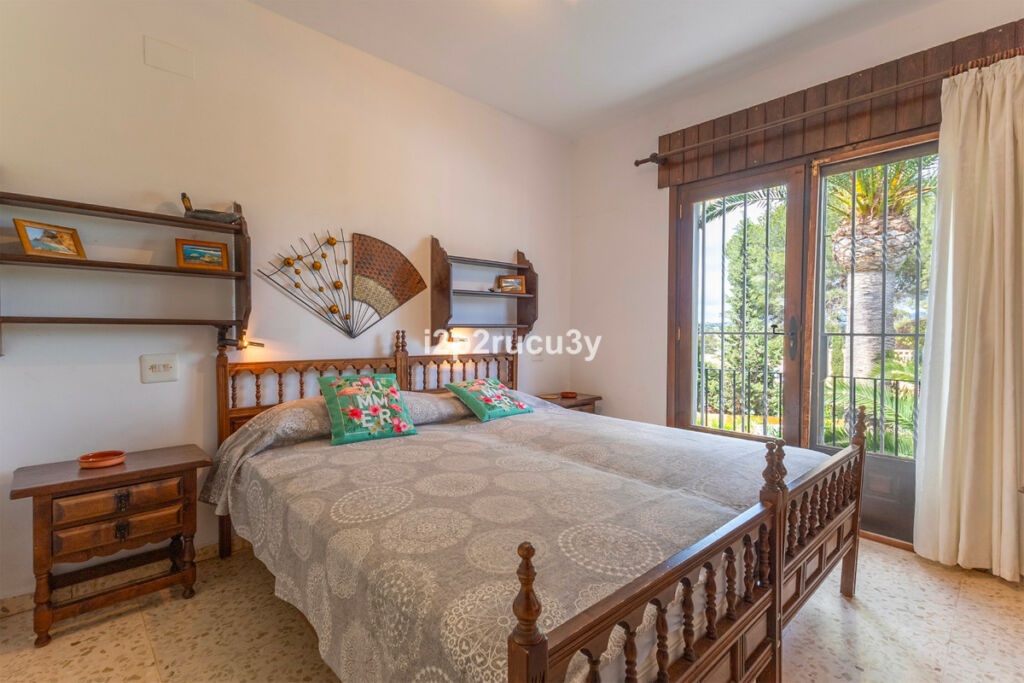 Detached Villa Moraira Alicante - image 19