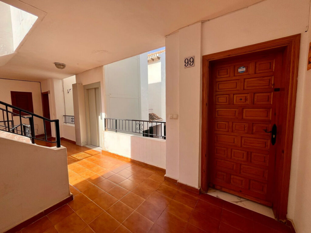 Middle Floor Apartment Villamartin Alicante - image 20